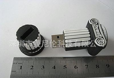 【新款創(chuàng)意u盤pvc u盤定制 免費畫模具圖 3天出樣